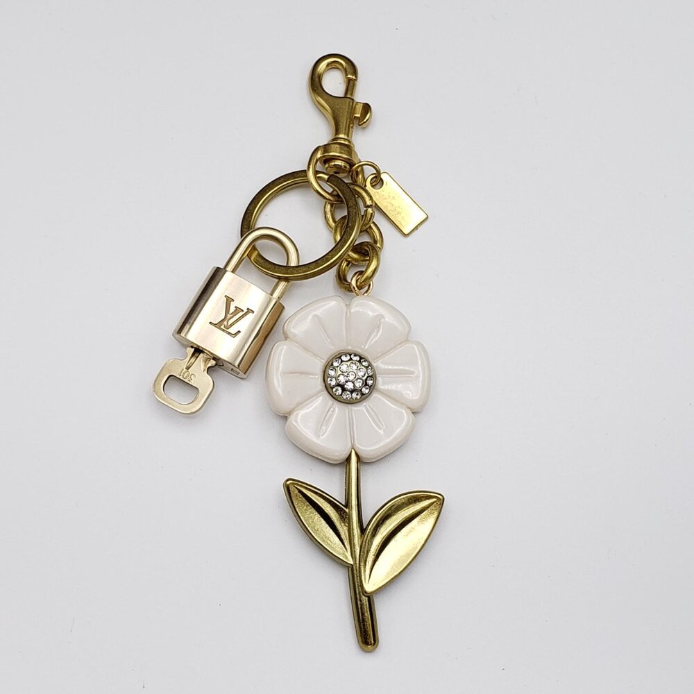 Louis Vuitton Authentic Gold Padlock 🔑 Key + Stylish Bag Unbranded Flower Charm